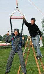 Hänger-Test mit Schülerin und Lehrer